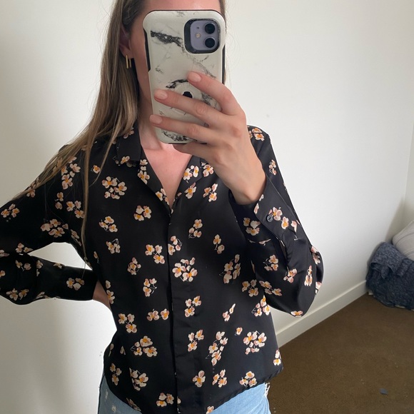 Dynamite- Black Floral Blouse - Picture 3 of 3